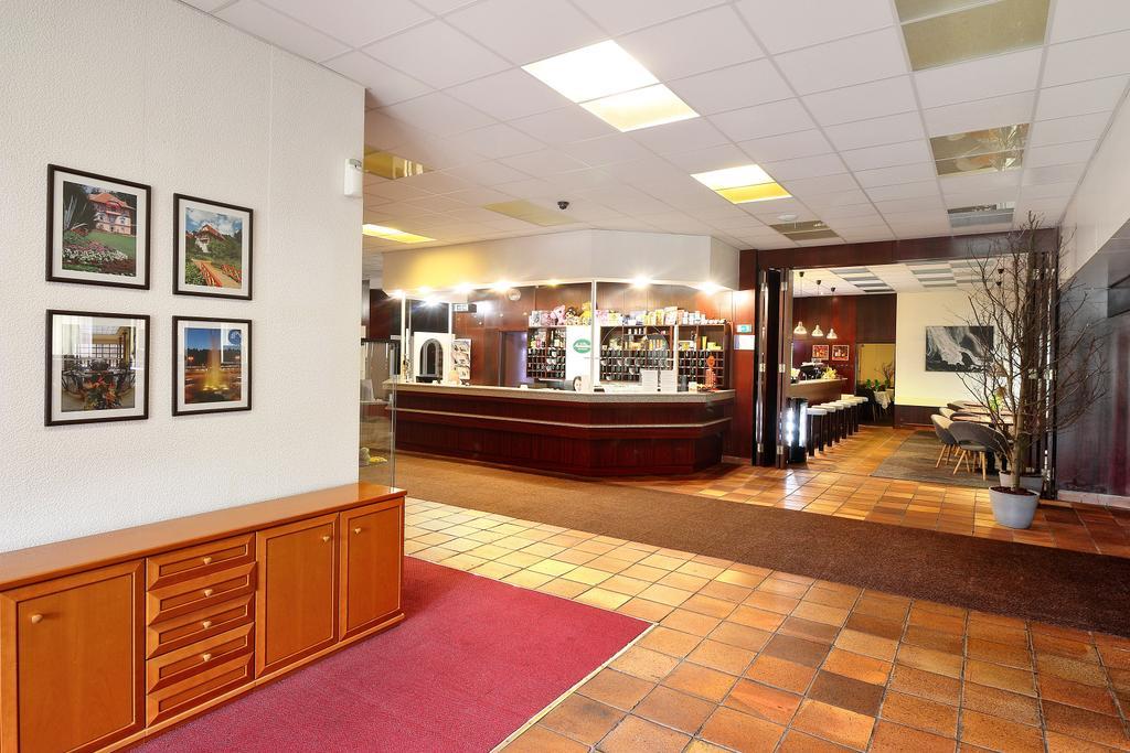 Hotel Adamantino Luhačovice Dış mekan fotoğraf