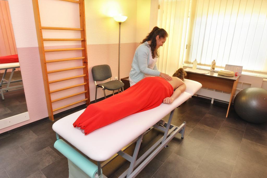 Hotel Adamantino Luhačovice Dış mekan fotoğraf