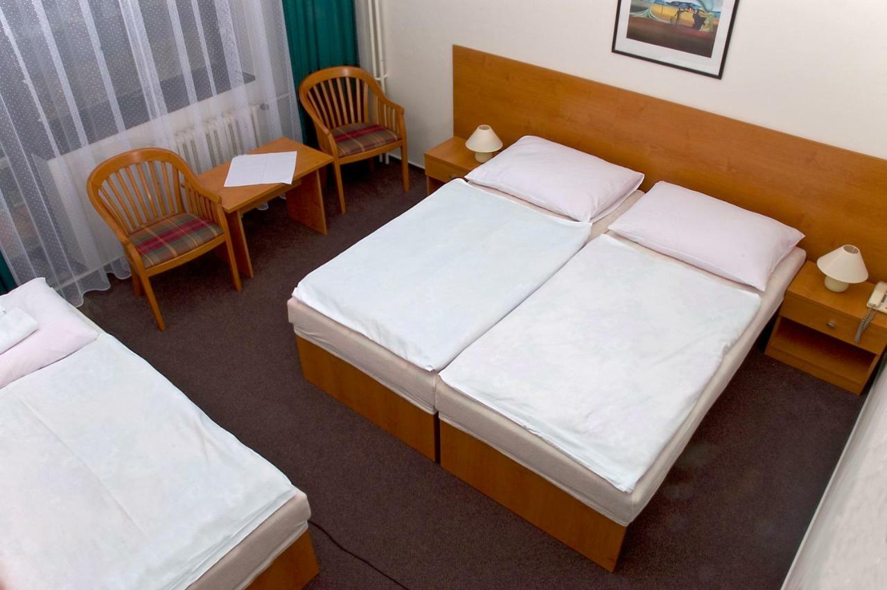 Hotel Adamantino Luhačovice Dış mekan fotoğraf